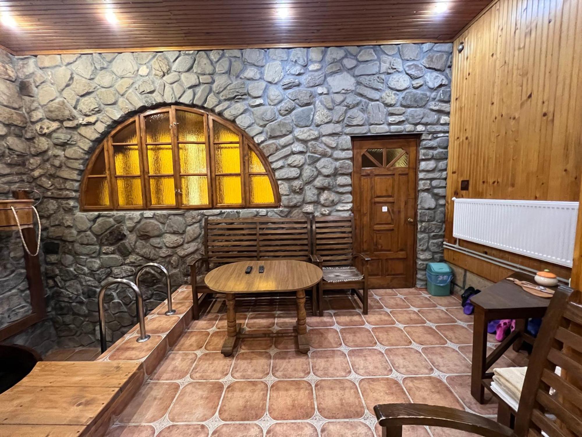 U Yaroslava Hotel 야렘체 외부 사진