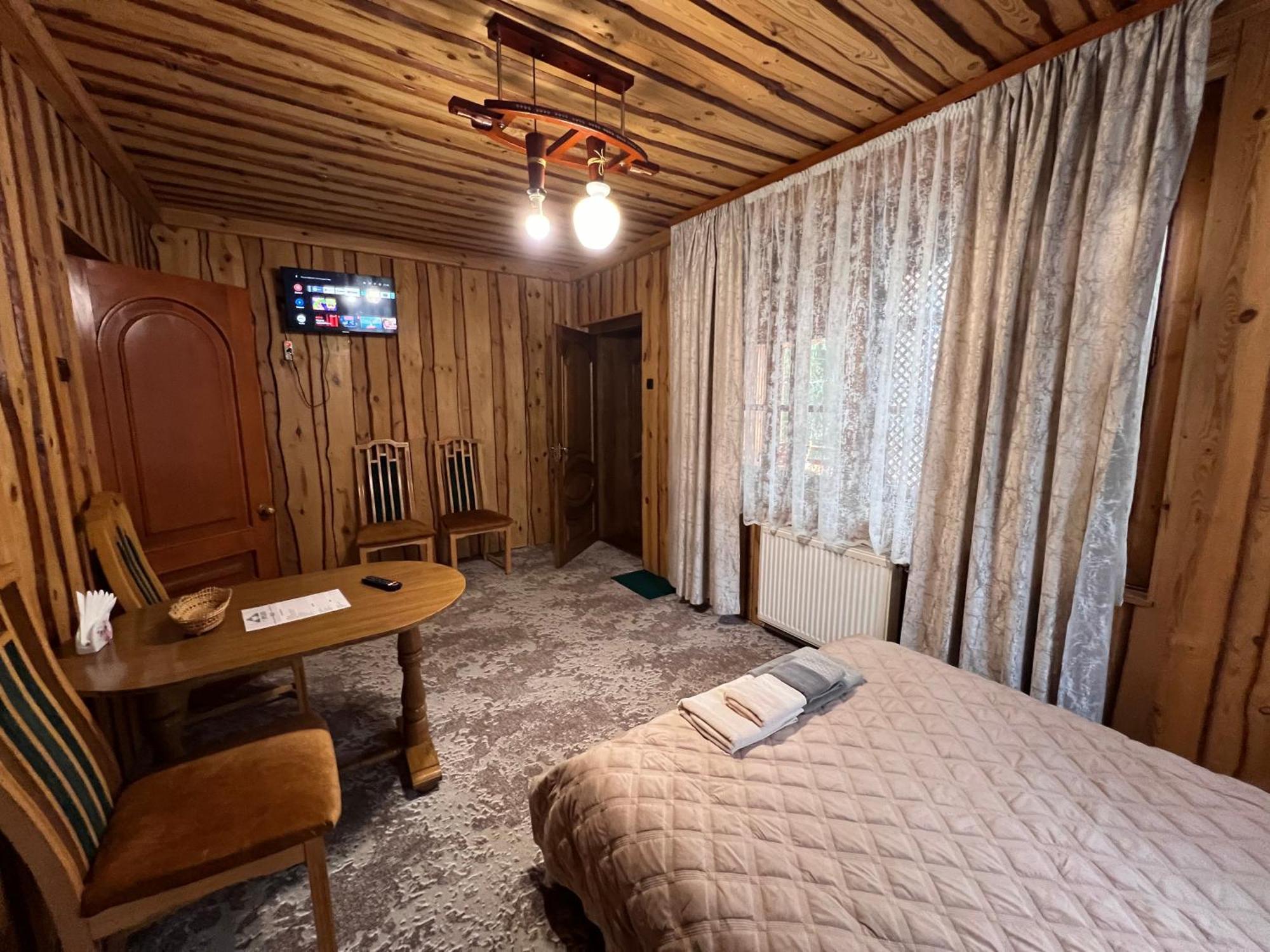 U Yaroslava Hotel 야렘체 외부 사진